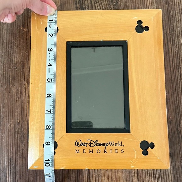 Disney World Memories Wood Album Holds 100 4x6 Pictures - Picture 2 of 8